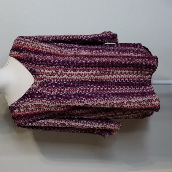 NY Collection women's size medium triangle button open in back purple red top - Picture 1 of 10